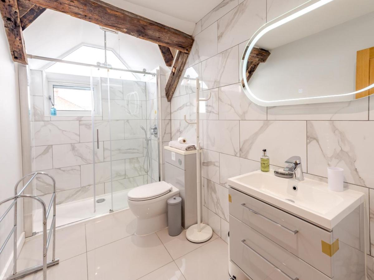 Pass The Keys 5C Charming Town Centre Apartment With Roof Top Views Shrewsbury Kültér fotó